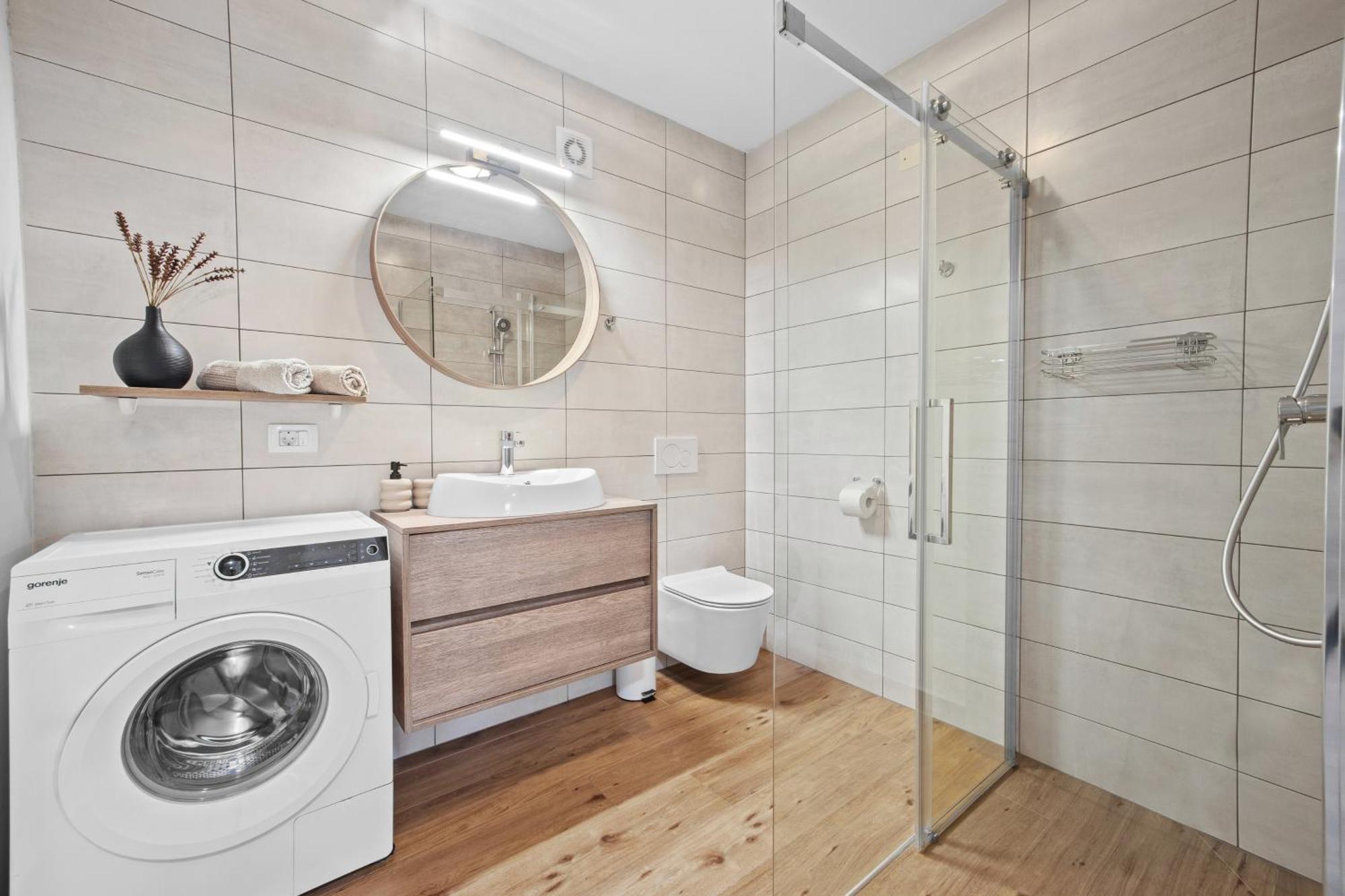 Special Offer! New Luxury Apartment With Pool, Fitness, Outdoor Bar&Grill Buje Exteriér fotografie